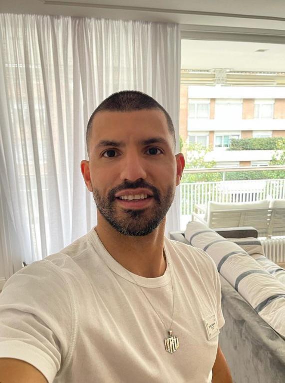 El “Kun” Agüero pone a la venta la que considera su compra más inútil: “Tiene telarañas y todo”