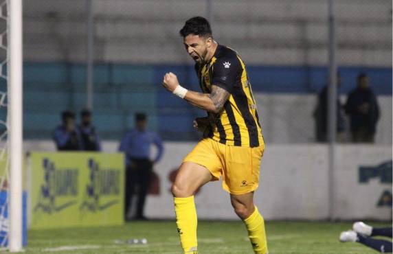 Pedro Báez saldrá del Real España y su futuro está en la órbita del Municipal de Guatemala.