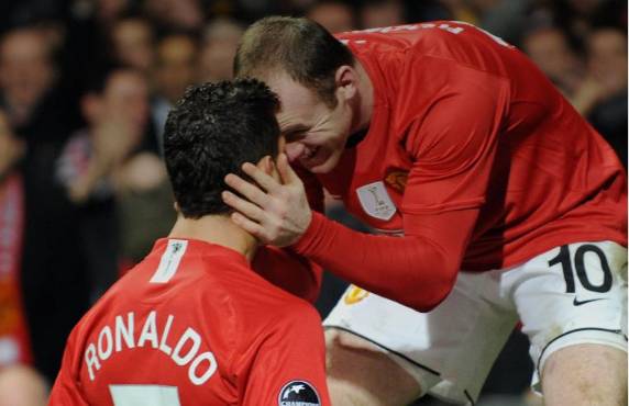 El nuevo DT de Andy Najar, el ex goleador inglés Wayne Rooney, en sus momentos de acción junto a CR7 en Manchester United, pero últimamente su relación no ha sido de las mejores.