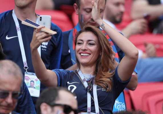 Infartante: La preciosa pareja del francés Benjamin Pavard