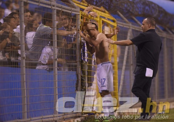 Las mejores imágenes del Honduras-El Salvador en el Olímpico