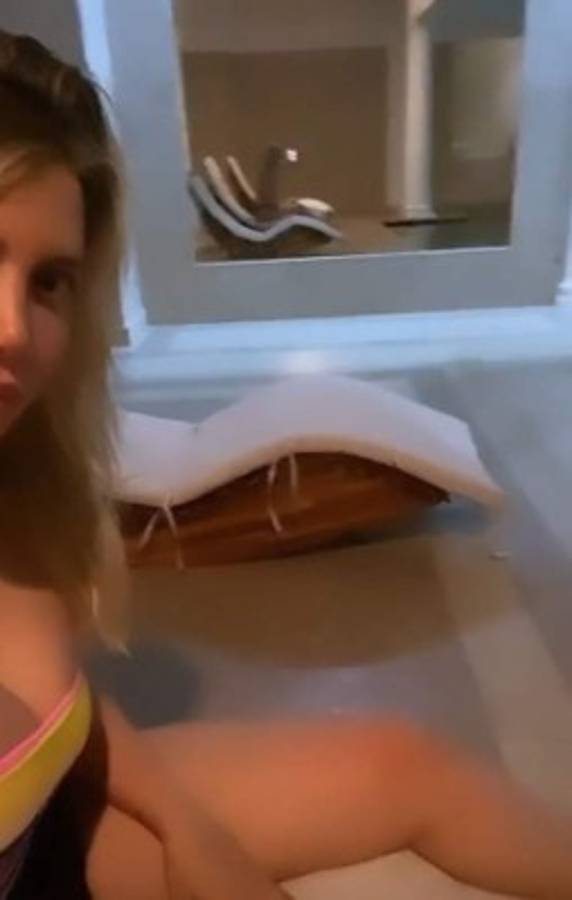 Wanda Nara presume de su flamante nueva mansión en París que tiene hasta piscina cubierta
