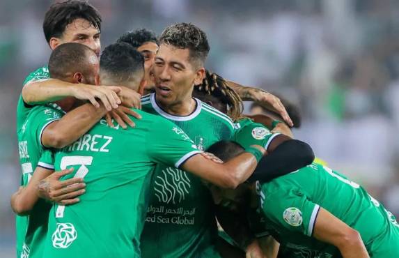 Firmino y Mahrez comandan al Al Ahli de Arabia Saudita.