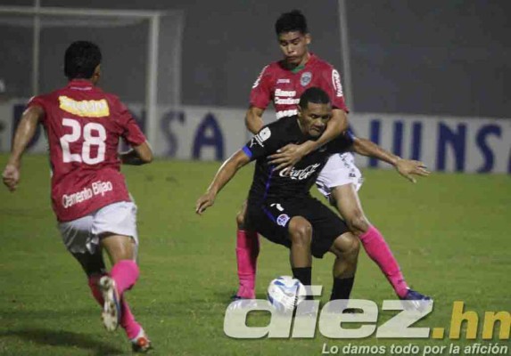 Las mejores imágenes del empate polémico entre Marathón-Olimpia