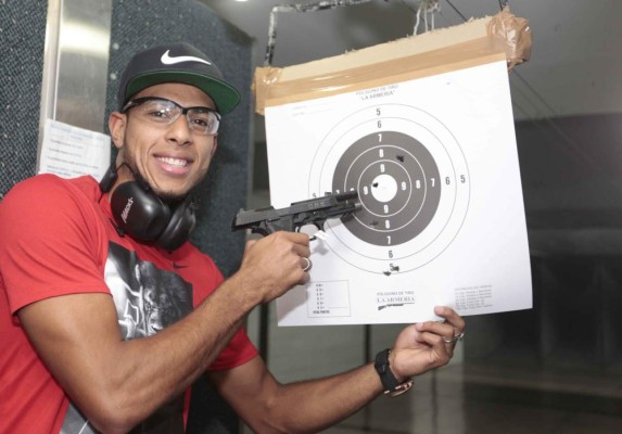 Eddie Hernández: 'Soldados en Tamaulipas me bajaron tres veces del taxi'