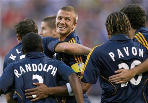 12 fotos que demuestra la buena relación de Pavón y Beckham en Galaxy