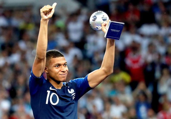 Mbappé sobre el interés del Real Madrid: ''Tengo contrato y estoy feliz en París''
