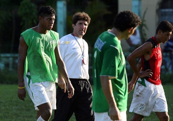 Las fotos que no habías visto del debut de Carlo Costly con Platense hace 14 años