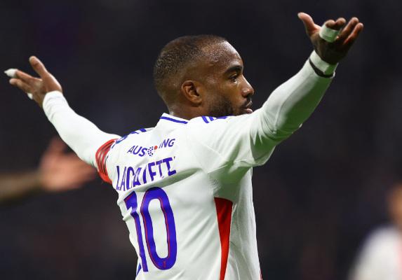 Giro inesperado para Cristiano Ronaldo, Real Madrid da a Xabi Alonso su segundo fichaje y Neymar firma contrato de oro