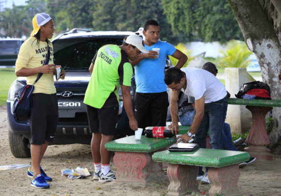 Huelga en Marathón por falta de salario.