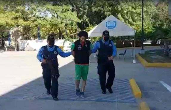 El supuesto homicida vestía indumentaria del Club Deportivo Marathón.