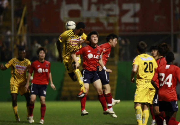 Real España recibe goleada del Goyang de Corea del Sur.