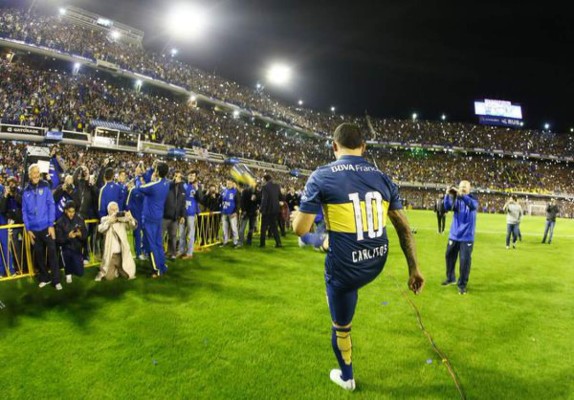 La 'Bombonera' explotó de alegría con Carlos Tévez