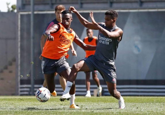 Con dos nuevas novedades y toques de balón: Así fue el entrenamiento del Real Madrid