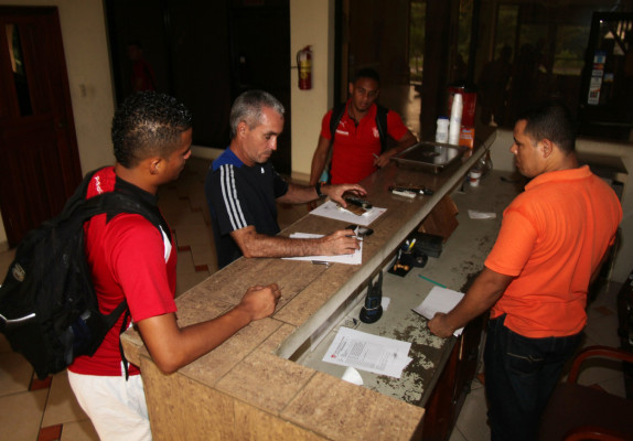 Vida espera en calma su salvación