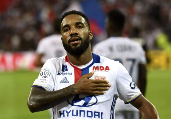 MERCADO DE EUROPA: Messi prohíbe una salida y Madrid perdería a Mbappé