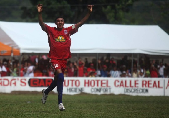 El equipo que ascendió a Real Sociedad y ahora están cerca de volver a segunda