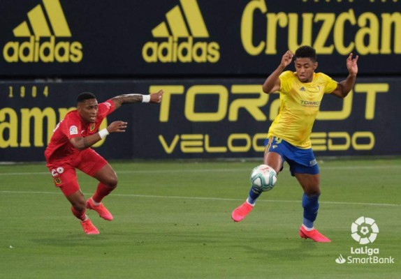 Antony Lozano es resaltado como 'figura' por ESPN Argentina tras ascenso con el Cádiz