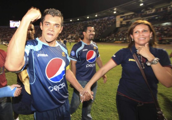 Los mejores momentos en la carrera de Amado Guevara