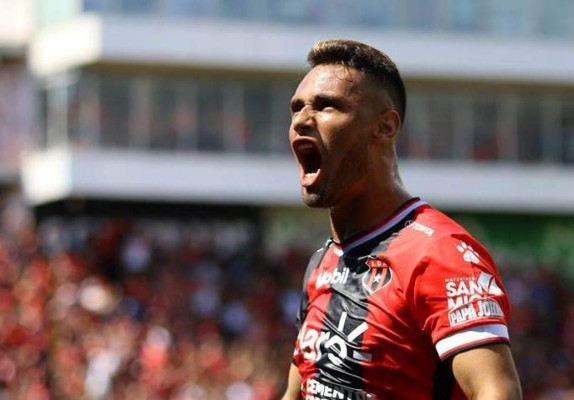 Fichajes: Hondureño a Costa Rica, otro suena en Sudamérica y Olimpia perdería a Bengtson