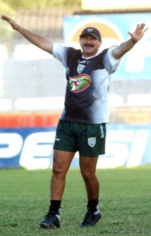 Carlos Restrepo se une a larga lista de técnicos que regresaron a Honduras