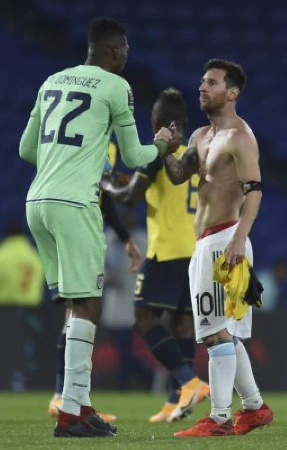 El reencuentro de Suárez y Vidal, el gesto de Messi y así llegó el 'Maestro' Tabárez al estadio