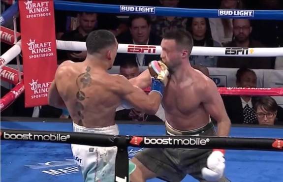 Los millones que ganó el hondureño Teófimo López tras coronarse campeón mundial de peso superligero ante Josh Taylor