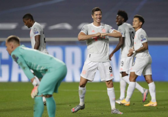 Lo que no se vio en TV: Un Messi hundido y la cara de vergüenza de Quique Setién tras la paliza