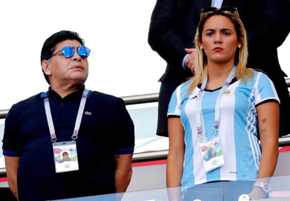 EN FOTOS: La nueva imagen que presentó Diego Maradona