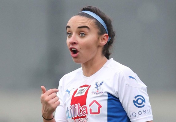 ¡Le filtraron fotos íntimas! La dura pesadilla que vivió Leigh Nicol: 'Ahora entiendo por qué la gente se suicida'