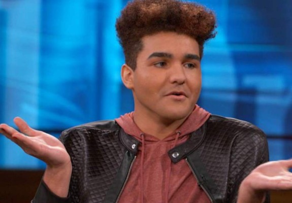 ¿Quién es Larz, el influencer que tiene coronavirus por lamer un inodoro público?