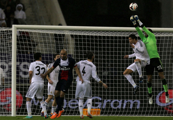 Real Madrid recibió el año nuevo con triunfo ante el PSG.