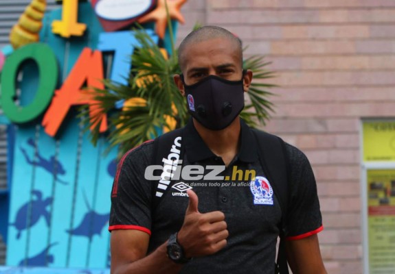 ¡Cánticos y nuevo look! La partida de Olimpia rumbo a Orlando para enfrentar al Montreal Impact