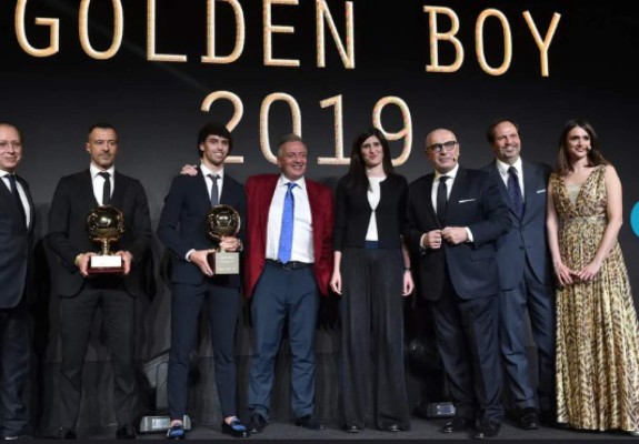 La espectacular novia de 20 años de Joao Félix deslumbra en la gala del Premio 'Golden Boy'