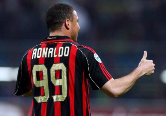 Messi y los otros dorsales extraños en el fútbol: Un centrocampista top utilizó el número 1