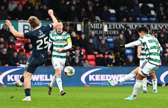 Luis Palma convirtió su cuatro gol en Escocia ante Ross County. Su obra fue monumental y ha sido nominada al mejor de la temporada.