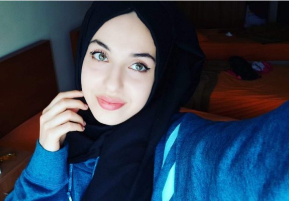 Fotos: La atleta turca que cautiva en Río pese a su no participación directa en los Juegos