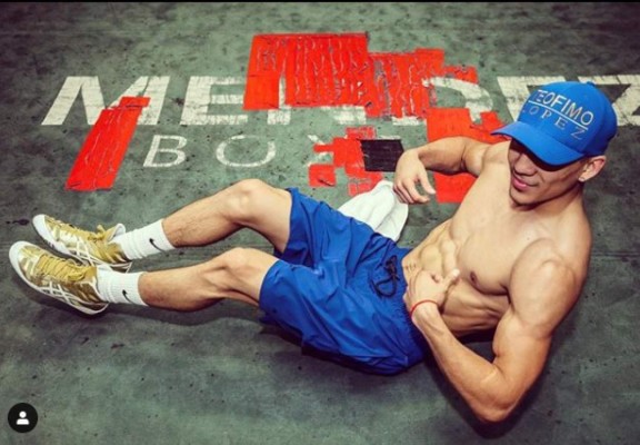 ¡Puro músculo! El 'salvaje' cambio físico del boxeador Teófimo López en solo seis años