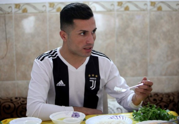 Biwar Abdullah, el iraquí que es catalogado como el nuevo doble de Cristiano Ronaldo