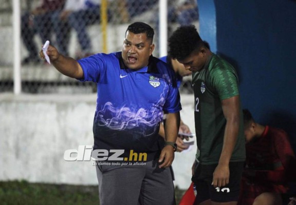 DT de Atlético Pinares, Ramón Reyes: 'Si no ganan de local mucho menos de visita'