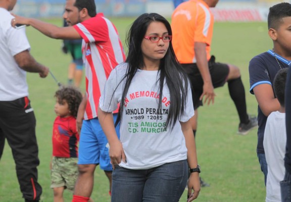 FOTOS: Arnold Peralta vivirá por siempre en el corazón del Murcia y del Vida