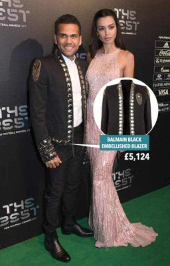 Dani Alves, el fashion de la Champions, pero a un costo muy alto