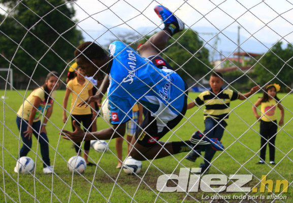 Aldea SOS visita al Real España.