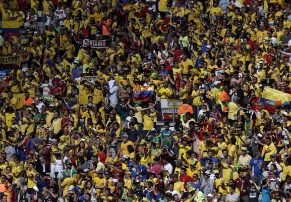 Colombianos celebran con euforia el triunfo de su selección