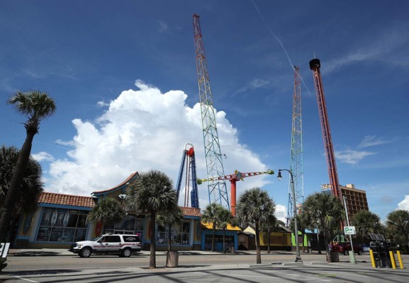 Así esperan en las costas de las Carolinas al poderoso huracán Florence
