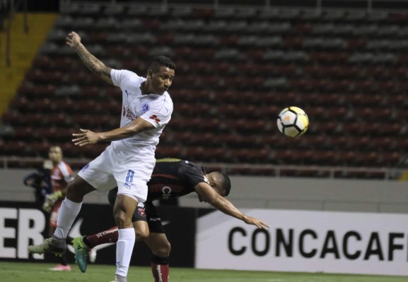 ¡AGRESIVO! El 11 del Olimpia con el que buscará la remontada del título