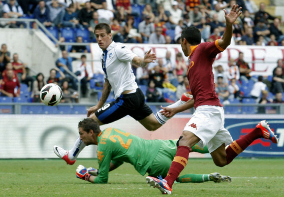 El Inter se lleva el derbi de Milán mientras que la Juventus sigue invicta.