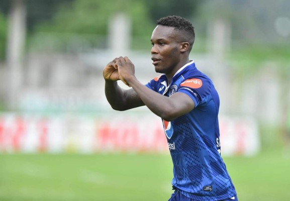 Los jugadores hondureños que no superaron pruebas con clubes del extranjero