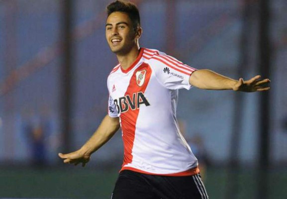 ¡Un niño de 13 años anima el mercado de verano en Europa!