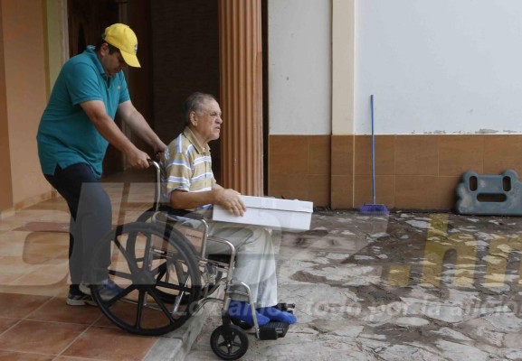 Así vive Chelato Uclés en Siguatepeque mientras se recupera